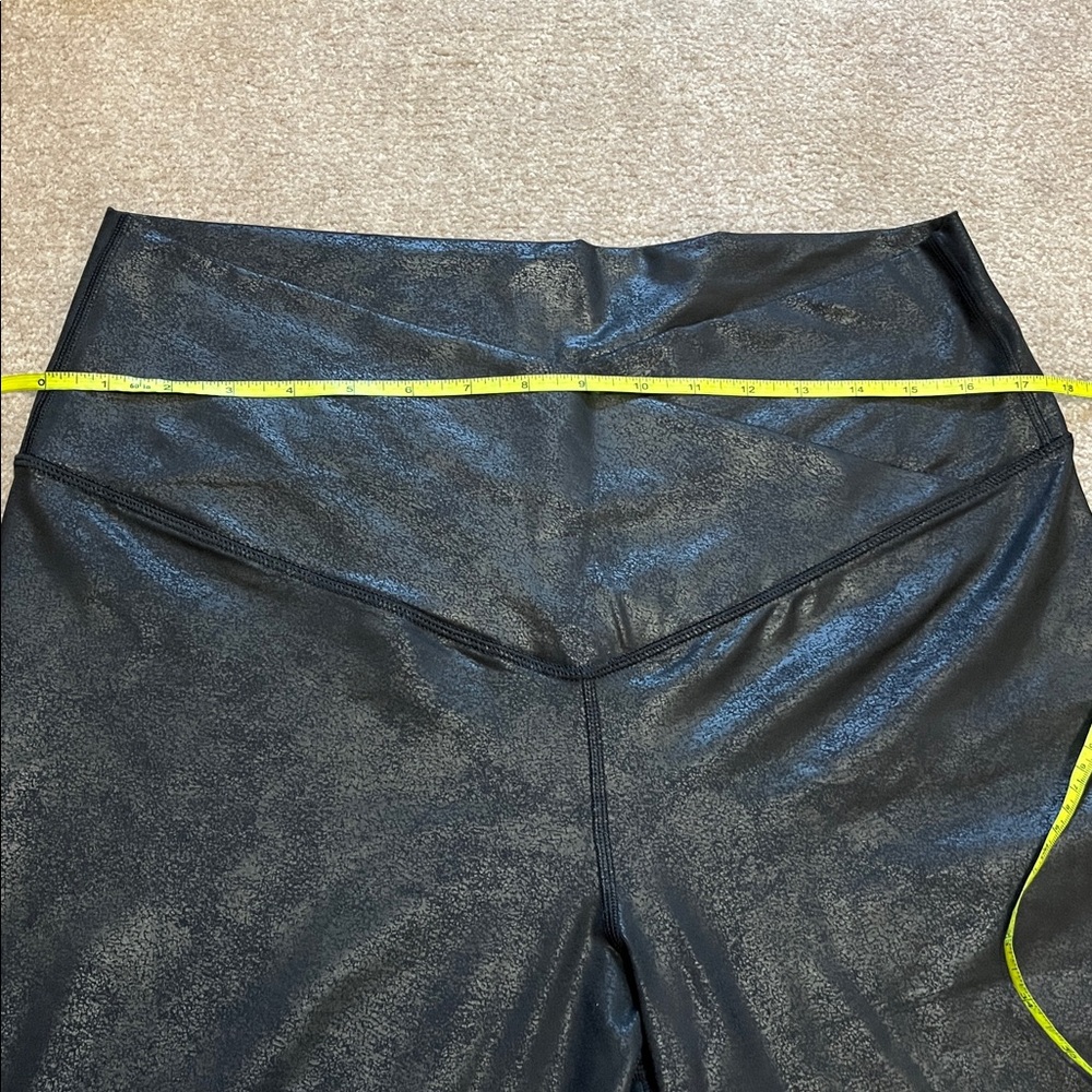 OFFLINE By Aerie Crossover Crackle Black Leggings XXL - Picture 6 of 9